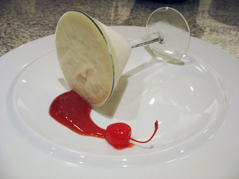 Mousse allo Champagne in coppa con fragoline di bosco