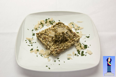 Orzotto mantecato con brovadar e salsicce