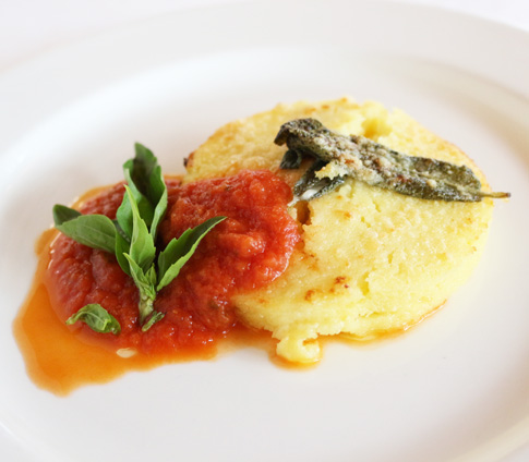 Gnocchi alla romana al pomodoro e basilico