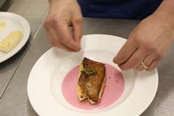 Scorfano alla griglia, salsa di yogurt ai rapanelli 7