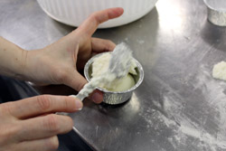 Tortino caldo con cuore fondente di pecorino, pere appassite, miele al timo 8