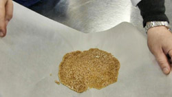 Praline di cocco su cialda croccante di sesamo 8