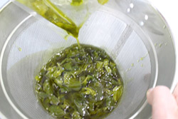 Frittata di patate, tagliatelle di zucchine, olio alla menta 14