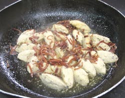 Ricottini ai funghi porcini con speck ed erba cipollina 6