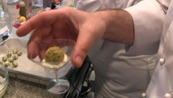 Pralina di mozzarella e biete con salsa di yogurt e aneto 10